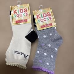 キッズ靴下 15-20cm ドット柄 アイボリー グレーのサムネイル