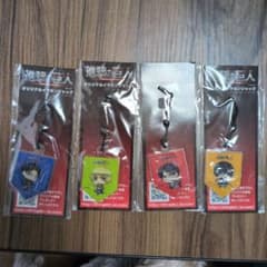 Attack Titan Original earphones Jack Set of 4 types & bonus item included