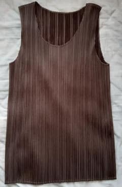 【美品】イッセイミヤケ PLEATS PLEASE ノースリーブのサムネイル