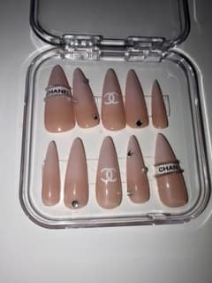 ネイルチップ ロングポイント ピンクベージュのサムネイル