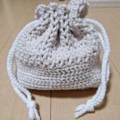 ハンドメイド 手編み 巾着袋 ベージュのサムネイル