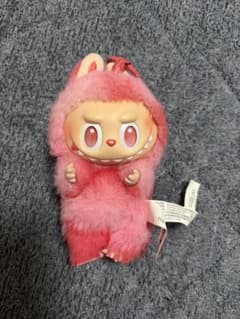 THE MONSTERS ラブブ ぬいぐるみ キーホルダー 赤のサムネイル