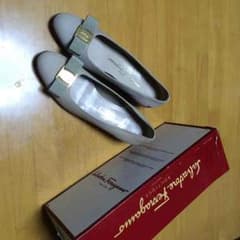 フェラガモ バンプスのサムネイル