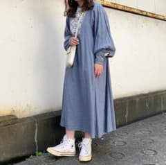 新品タグ付　kastaneワンピースのサムネイル