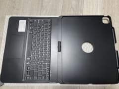 【最終値下げ】12.9インチiPad Pro 用キーボード付きケースのみのサムネイル