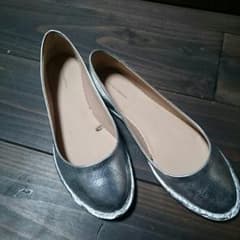 ZARA フラットシューズ シルバーのサムネイル