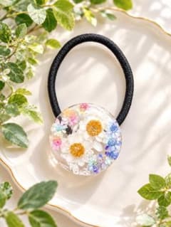 ハンドメイド】大人可愛い レジン ヘアゴム フラワー - メルカリ
