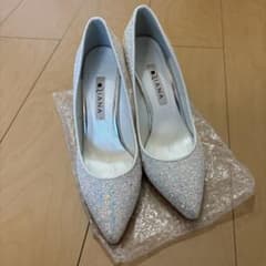 DIANA パンプス グリッター ホワイト 22cmのサムネイル