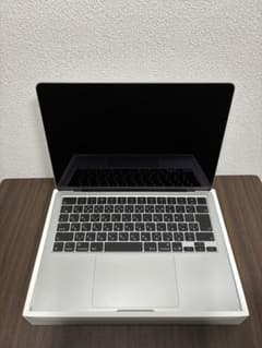 【美品】MacBook Air 13型M4チップ 16GB 256GB シルバーのサムネイル