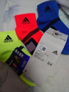 Adidasキッズ靴下セットのサムネイル