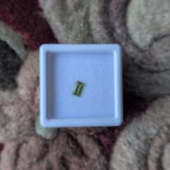 天然ペリドット ルース バゲットカットのサムネイル