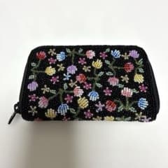 極美品 柏ビーズ 赤帯柄　がま口 ケース 小銭入れ 総ビーズ刺繍 花 美品 柏ビーズ がま口財布 小銭入れ 総ビーズ 花柄 伝統工芸 コイン