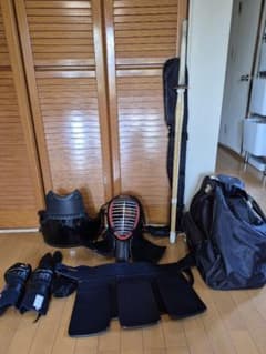 小学生　剣道防具セット（面、胴、剣、バッグ、小手、膝防具、足袋）のサムネイル