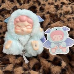 羊のキャラクターぬいぐるみのサムネイル