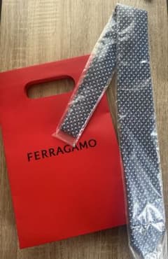 Ferragamo フェラガモ ネクタイ スワン柄 ネイビー ブルー - メルカリ