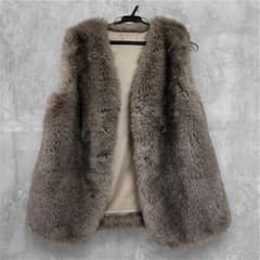 【新品】Anne Coquine ラクーン調エコファーノーカラージレ 【未使用】のサムネイル