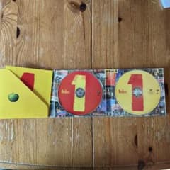 The Beatles 1 CD/DVDセットのサムネイル