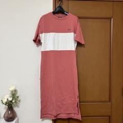 ニューバランス　ロング丈　Tシャツワンピース　ドレスTシャツのサムネイル