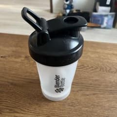 BlenderBottle プロテインシェイカーのサムネイル