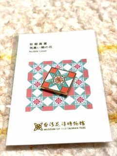 ピンバッジ 気高い菊の花のサムネイル