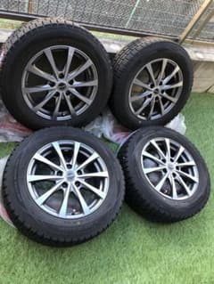215/60R16 スタッドレスタイヤ ホイールセットのサムネイル