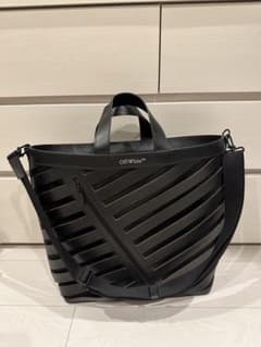 Off-White Diag Cut Out NS ブラックレザートートバッグのサムネイル