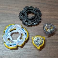 d*7様 ベイブレードX ワルキューレボルト レアベイ パーツ+おまけ