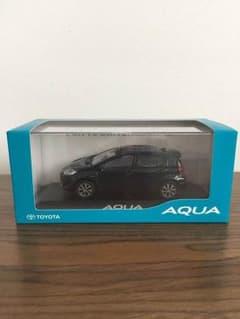 TOYOTA AQUA ミニカーのサムネイル