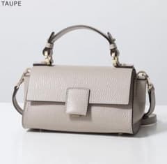 新品　LORISTELLA ベージュのサムネイル