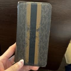 マイケルコース　携帯カバー　手帳型　iPhone8のサムネイル