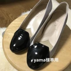 未使用ですが　試し履きの時に着いたのか爪先に白いキズあります　靴墨で修理必要ですのサムネイル