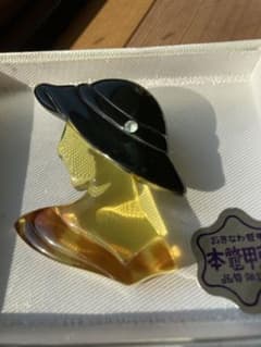 セール！新品　沖縄　べっ甲ブローチ　昭和レトロのサムネイル