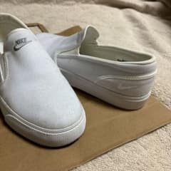NIKEスニーカーのサムネイル