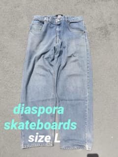 diaspora skateboardsデニムパンツ バギー ライトブルー - メルカリ