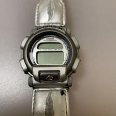 CASIO G-SHOCK シルバー調　フェザー柄のサムネイル
