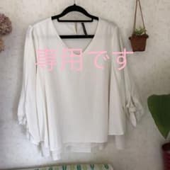 CHI-A様専用   369.   ❉未着用❉ブラウス トップス カットソーのサムネイル