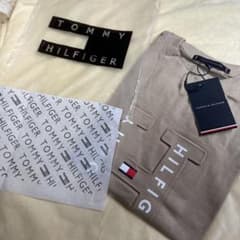 TOMMY HILFIGER 立体ロゴ Tシャツ ベージュ XL(染みあり)のサムネイル
