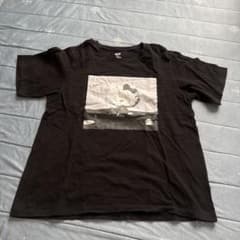 UNIQLOハローキティ プリント 黒 Tシャツのサムネイル