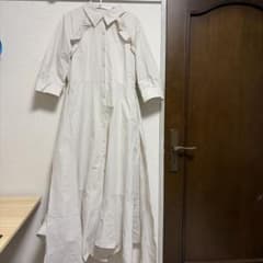 ロングシャツワンピース フリルデザイン ホワイトのサムネイル