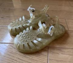 Méduseキッズ ラメ入り クリアサンダル ゴールド18センチ