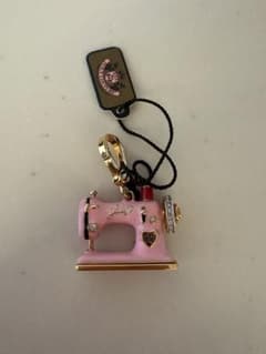 Juicy Couture ミニチュアミシンチャームのサムネイル