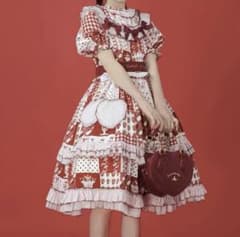 ロリータ系のいちご柄ワンピースのサムネイル