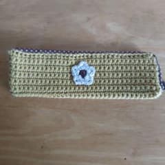 ハンドメイド かぎ針編み ペンケース 花モチーフ付きのサムネイル