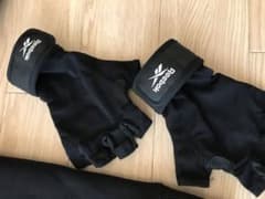 ゆーたん様専用・リーボック手袋のサムネイル