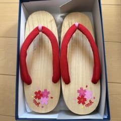ミキハウス　キッズ 下駄 桜柄 赤鼻緒　23.5cmのサムネイル