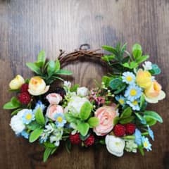 苺と薔薇のリースのサムネイル