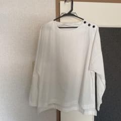 Kcaratトップス　オフホワイトのサムネイル