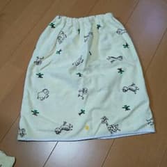 最終値下げ‼️おねしょ防止スカート&ズボンのサムネイル