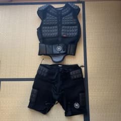鎧　YOROI ベストとヒッププロテクターの上下セット　Lサイズ 鎧 YOROI ベストとヒッププロテクターの上下セット Lサイズ - メルカリ