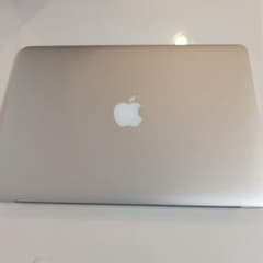 【期間限定】美品　Apple MacBook Air 13インチ 　充電器付のサムネイル